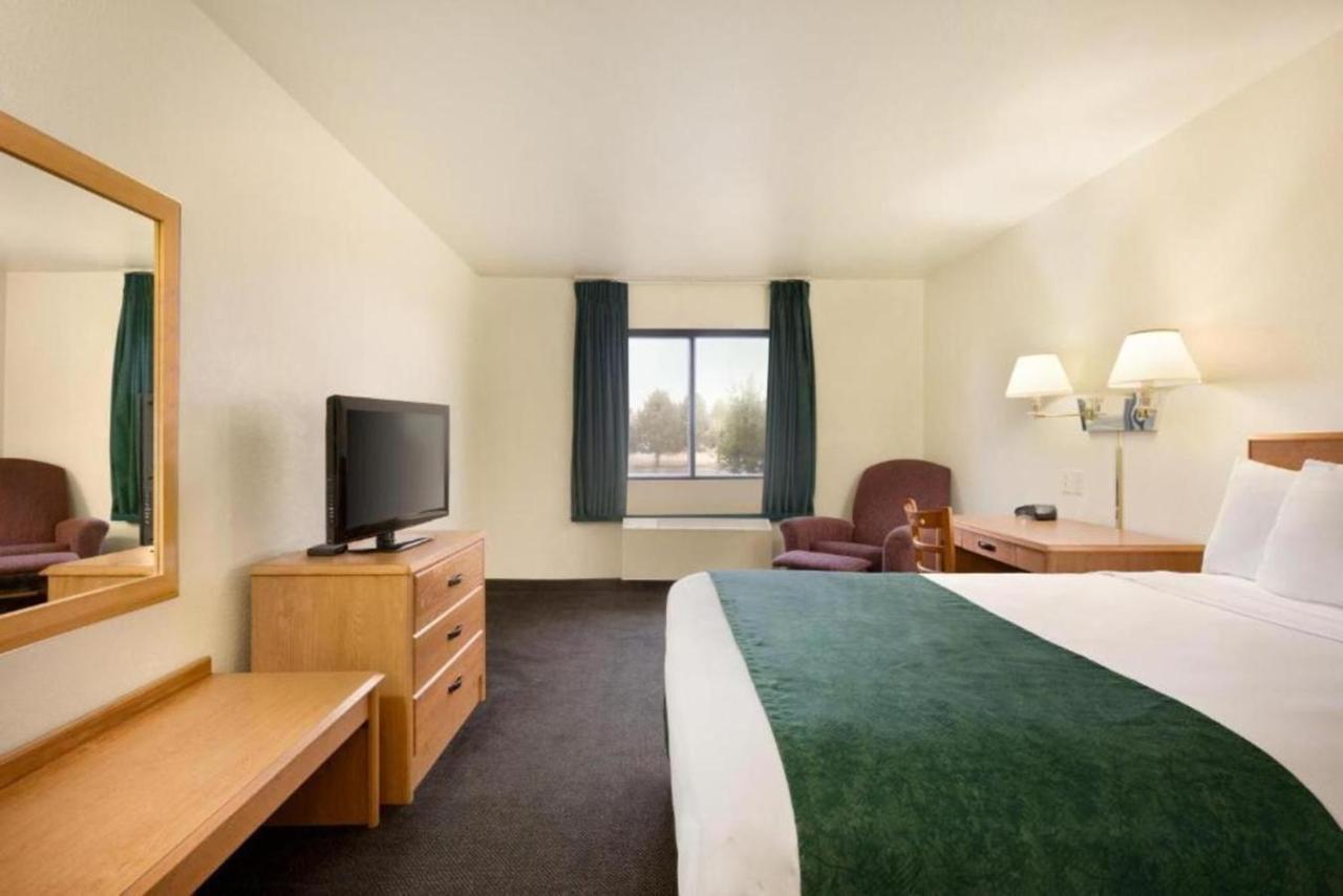 Travelodge By Wyndham Alpine Luaran gambar