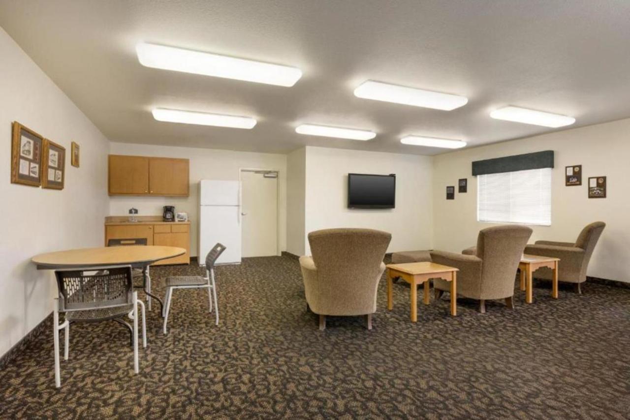 Travelodge By Wyndham Alpine Luaran gambar